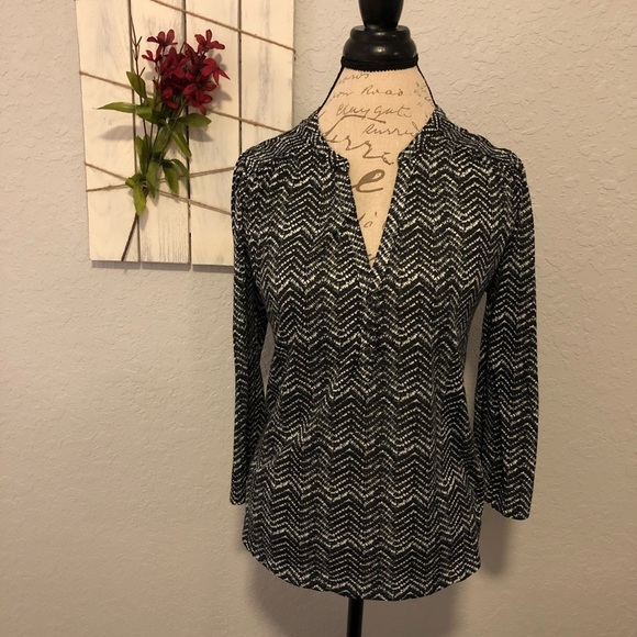 H&M Tops - 1[H&M] Medium black and white top 3/4 sleeve